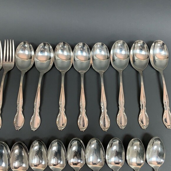 Wm. Rogers International Silver International Moonlight Spoons Forks Knives - Picture 5 of 11